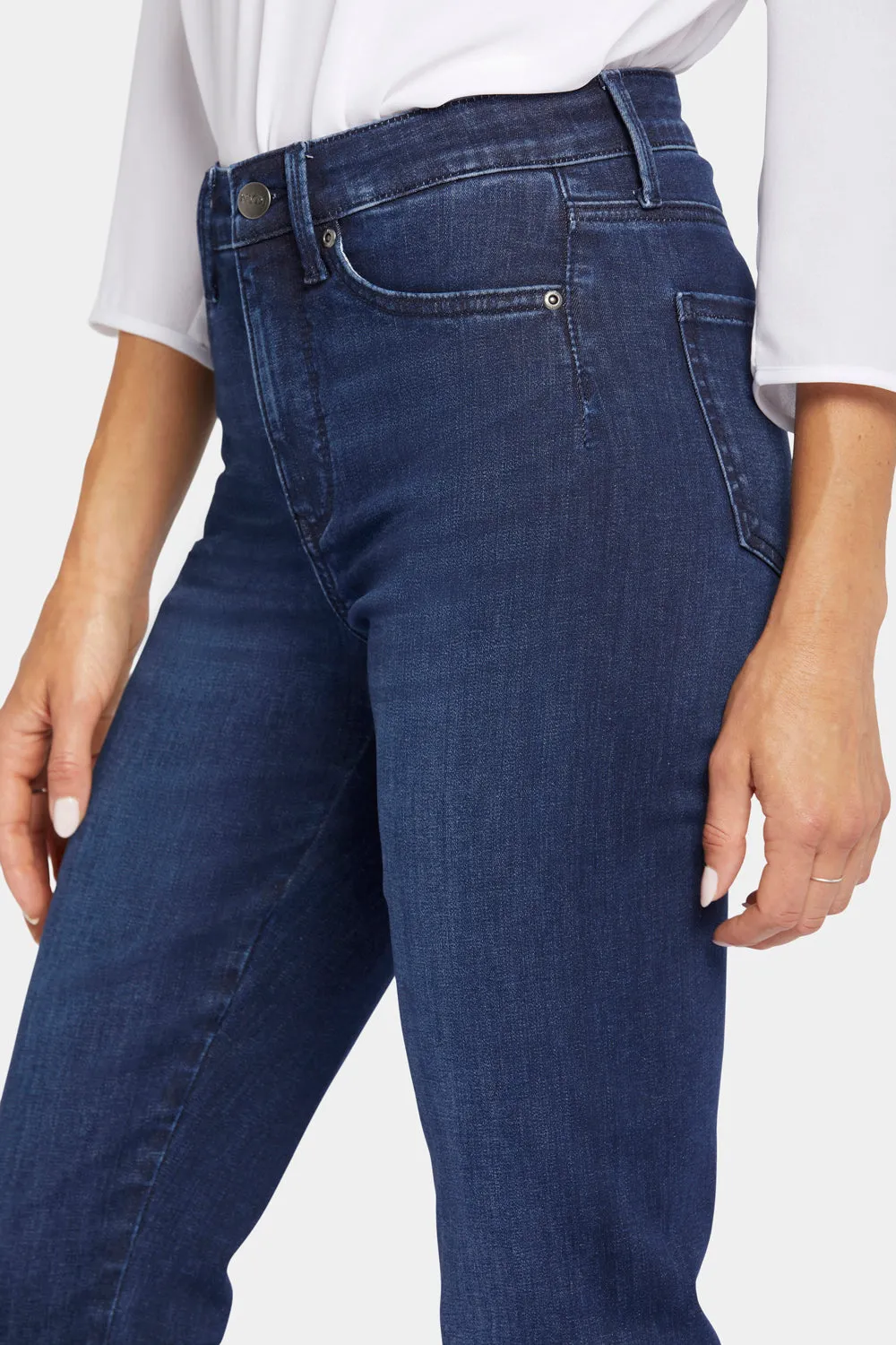 Le Silhouette Slim Bootcut Jeans In Petite - Marvelous