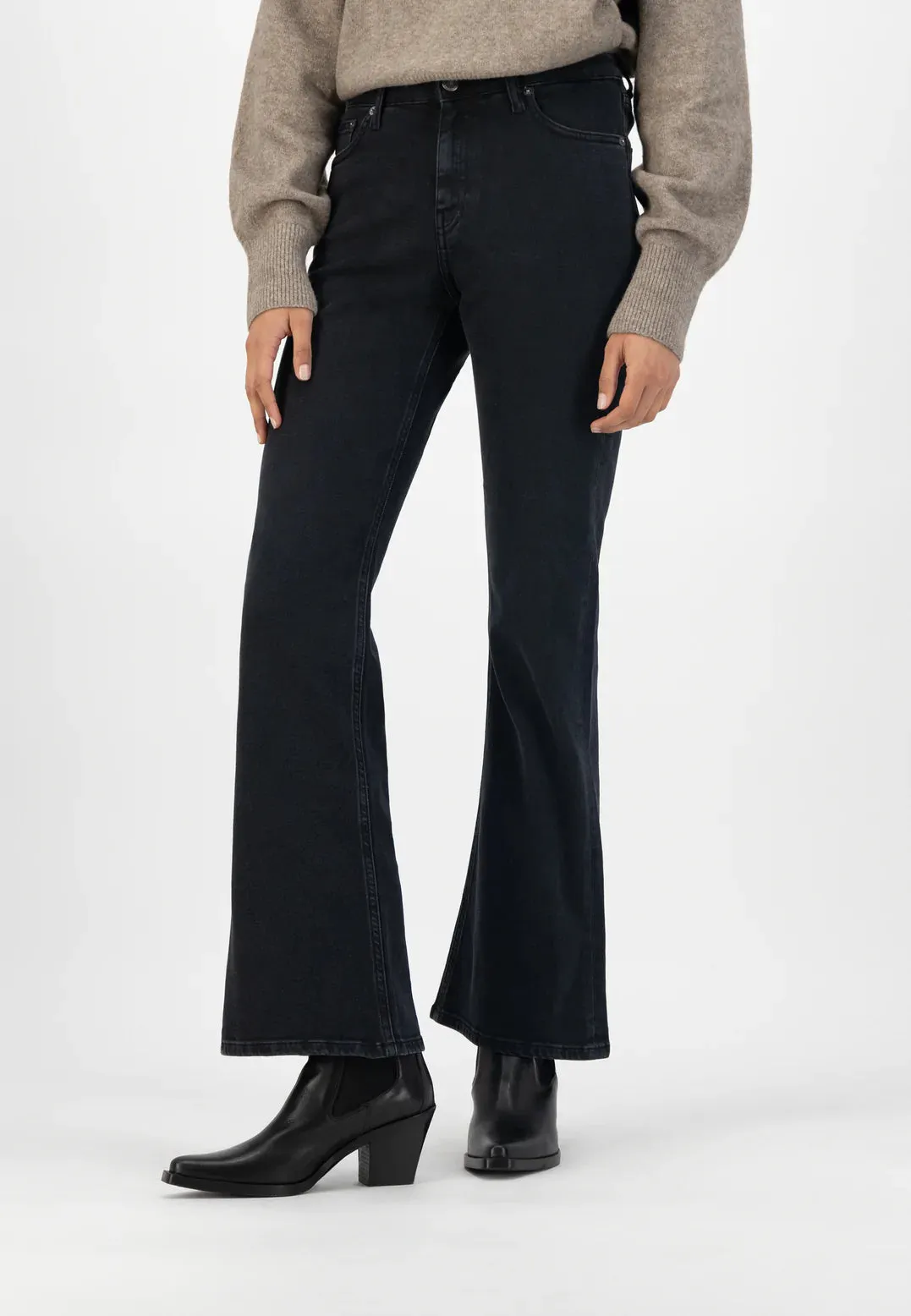 MUD JEANS Isy Flared Stone Black